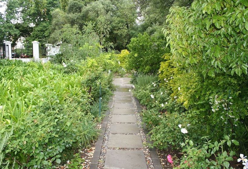 هتل Beauclair Guest Cottage