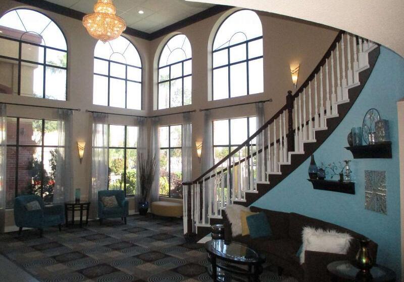 Отель Days Inn & Suites By Wyndham Sam Houston Tollway