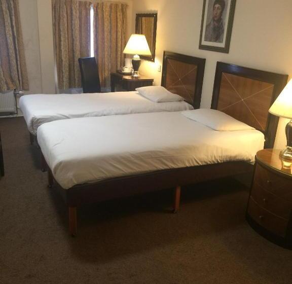 בית מלון כפרי Britannia  Bournemouth