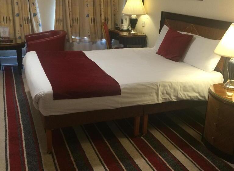 בית מלון כפרי Britannia  Bournemouth