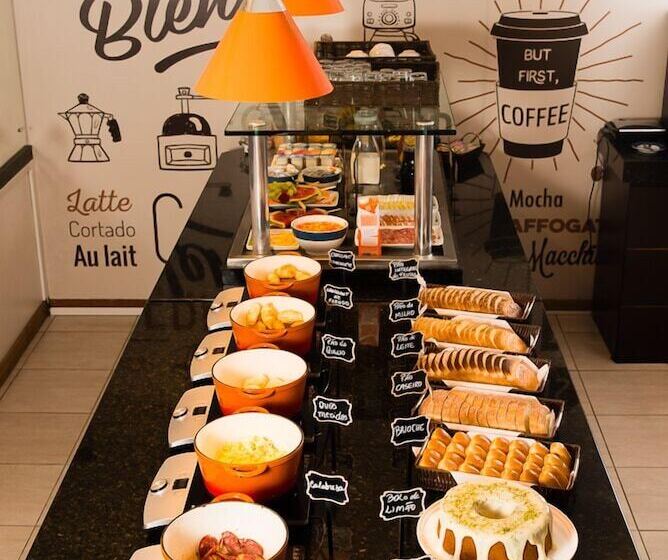 Отель Campo Largo Express