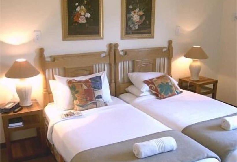 בית מלון כפרי Canefields Country House