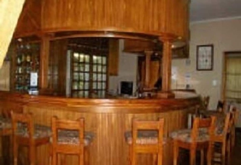 בית מלון כפרי Canefields Country House