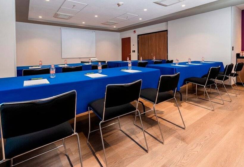 هتل City Express by Marriott Chihuahua