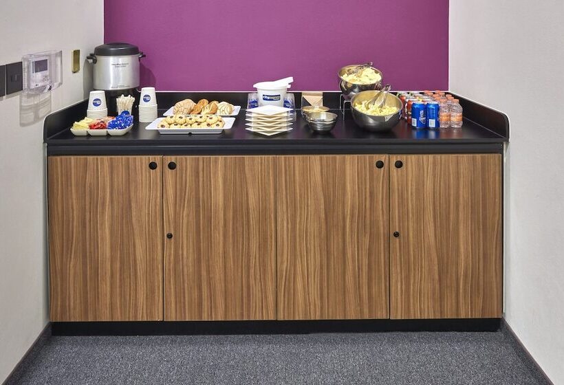 Отель City Express By Marriott Tampico