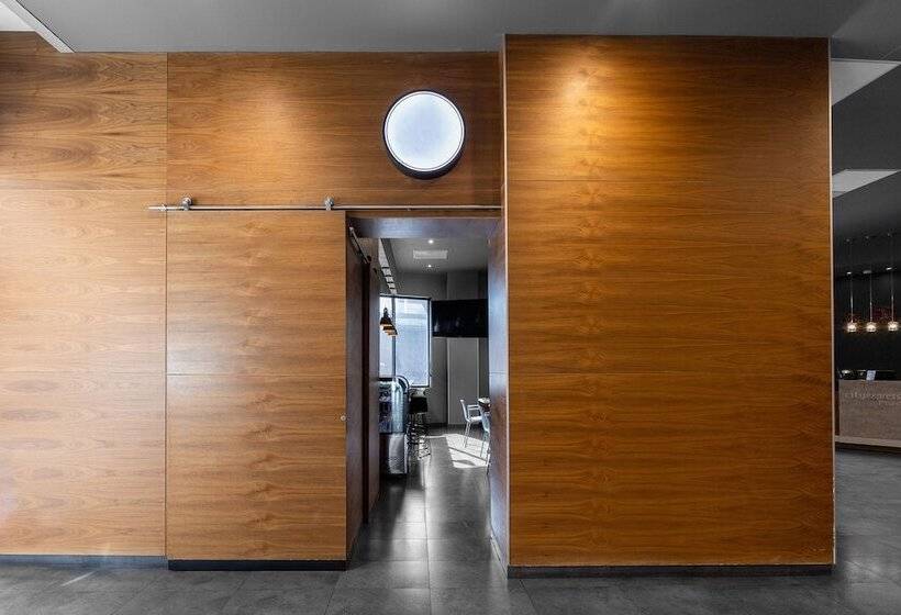 Отель City Express Plus By Marriott Guadalajara Expo