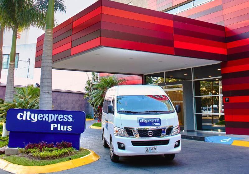Отель City Express Plus By Marriott Guadalajara Expo