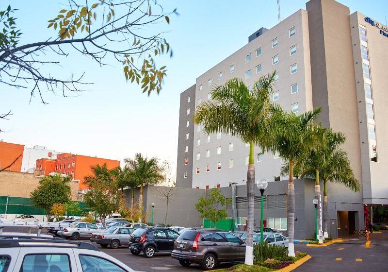 Отель City Express Plus By Marriott Guadalajara Expo