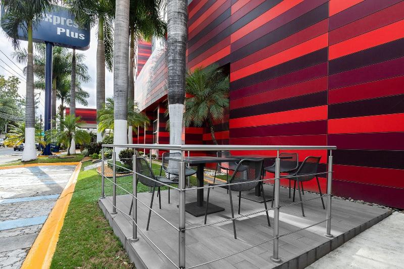 Отель City Express Plus By Marriott Guadalajara Expo
