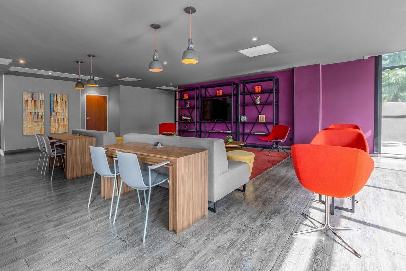 Отель City Express Plus By Marriott Guadalajara Expo