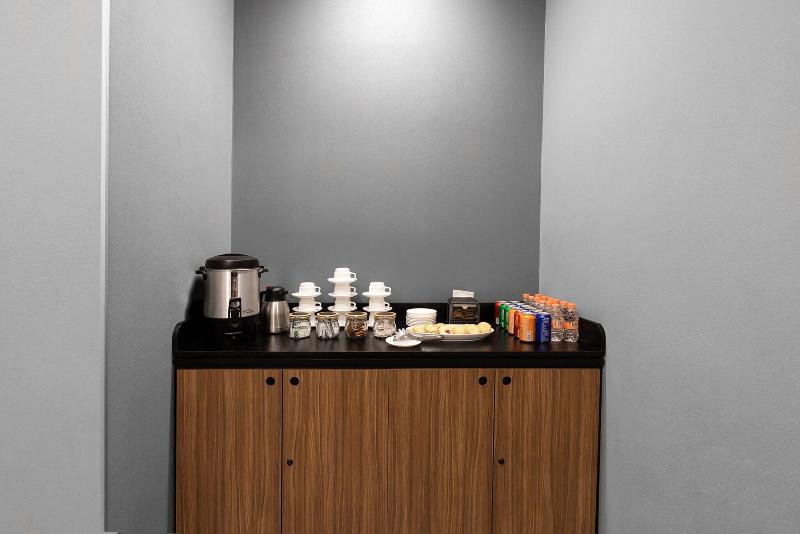 Отель City Express Plus By Marriott Guadalajara Expo