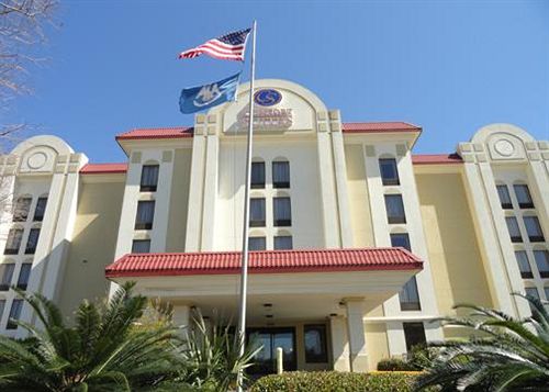 בית מלון כפרי Comfort Suites University