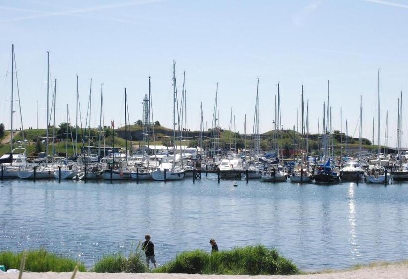 فندق Copenhagen Airport