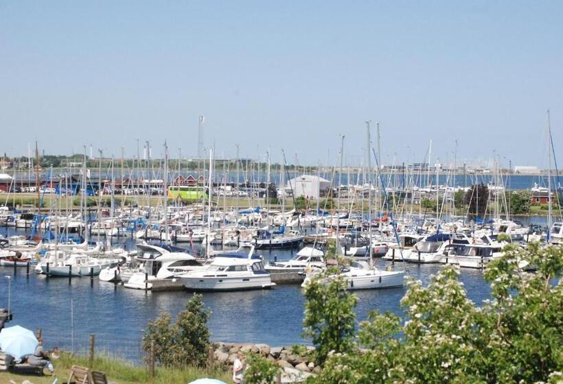 فندق Copenhagen Airport