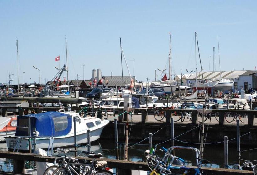 فندق Copenhagen Airport