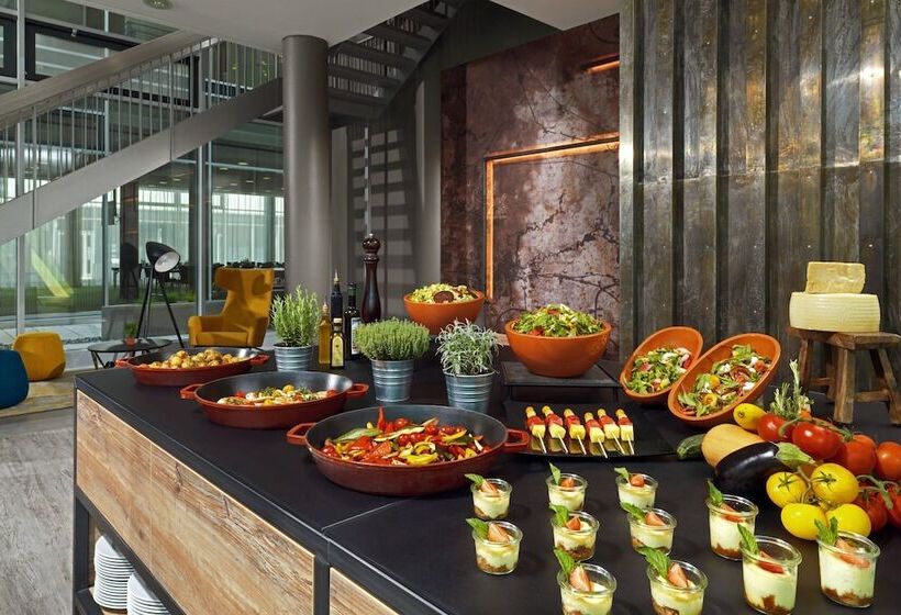 هتل Courtyard By Marriott Berlin City Center