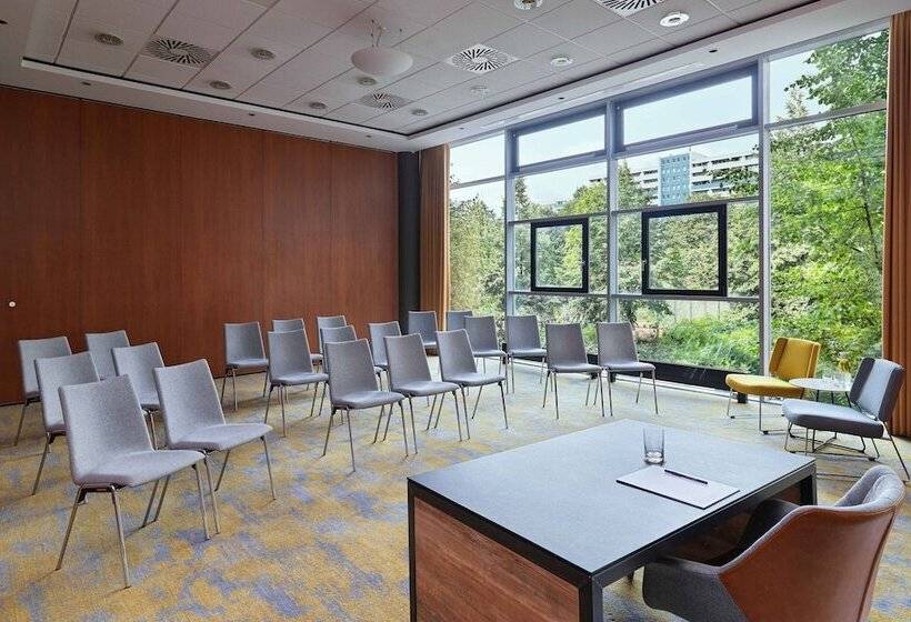هتل Courtyard By Marriott Berlin City Center