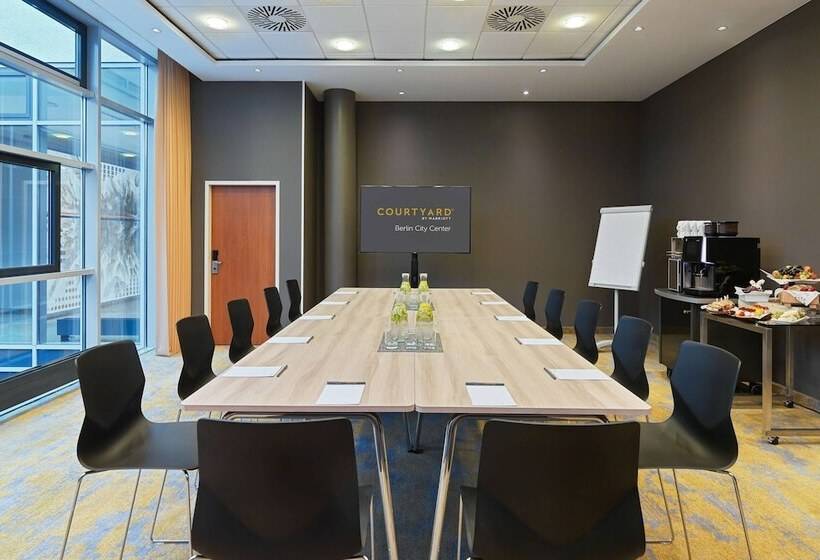 هتل Courtyard By Marriott Berlin City Center