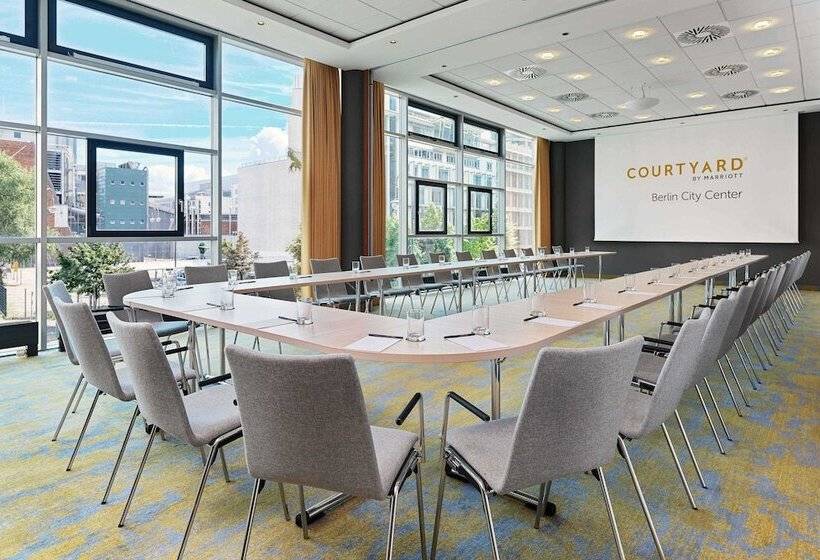 هتل Courtyard By Marriott Berlin City Center