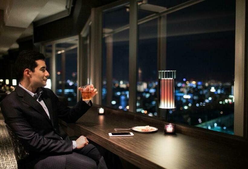 Отель Courtyard By Marriott Shin Osaka Station