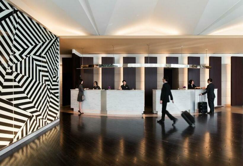 Отель Courtyard By Marriott Shin Osaka Station