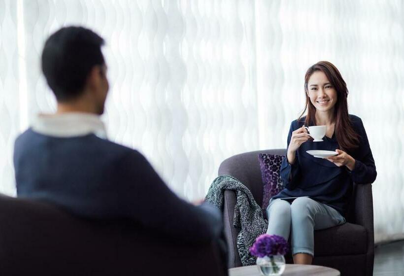 Отель Courtyard By Marriott Shin Osaka Station