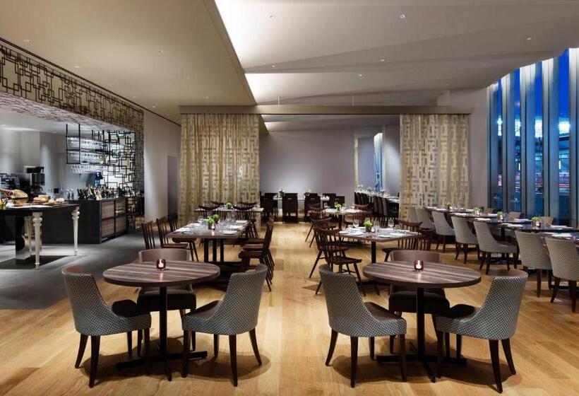 Отель Courtyard By Marriott Shin Osaka Station