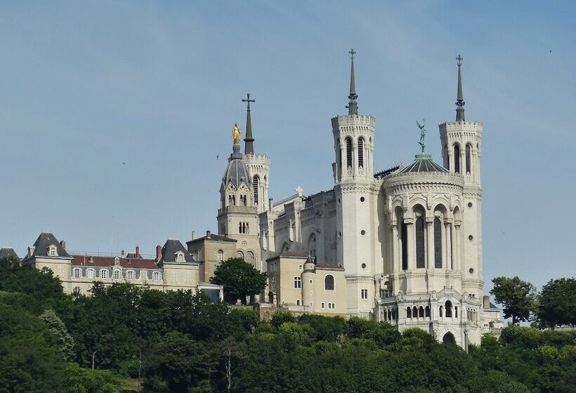 هتل Crowne Plaza Lyon   Cité Internationale