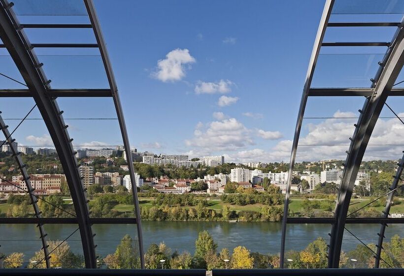 هتل Crowne Plaza Lyon   Cité Internationale