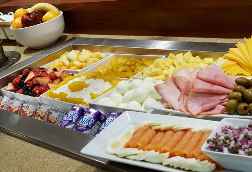 בית מלון כפרי Doubletree By Hilton Detroit  Dearborn