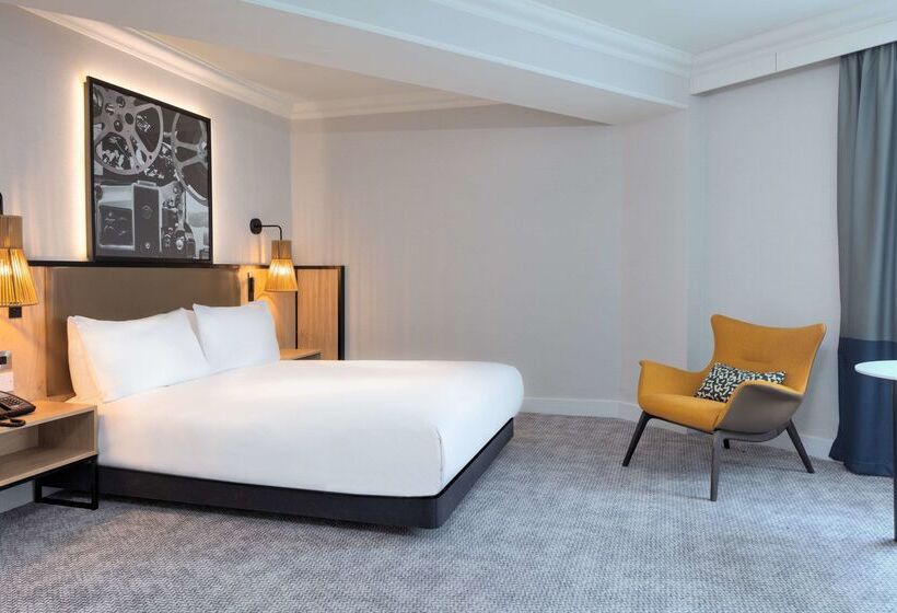 فندق Doubletree By Hilton London Elstree