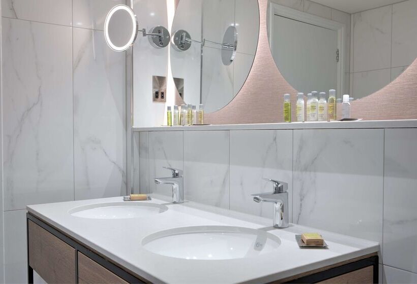 فندق Doubletree By Hilton London Elstree