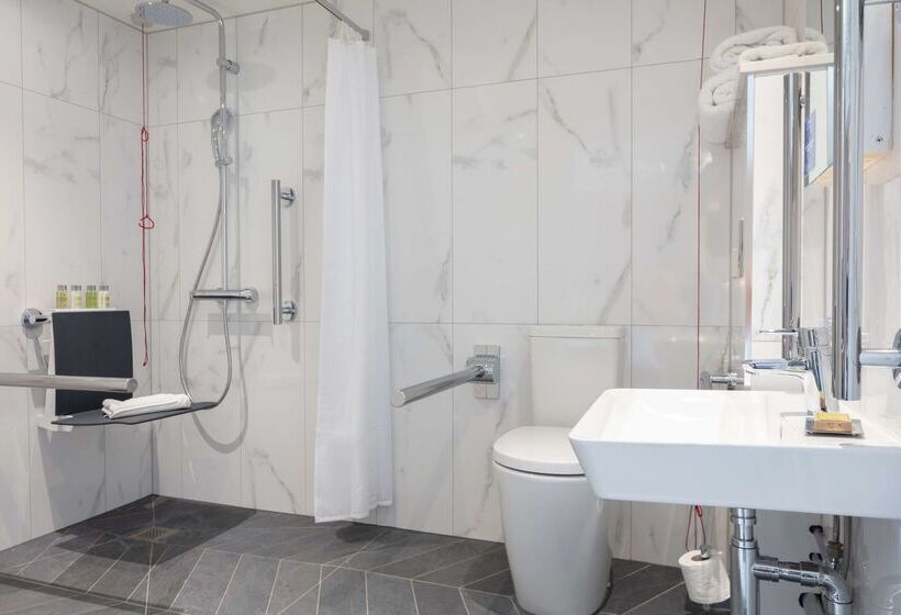 فندق Doubletree By Hilton London Elstree