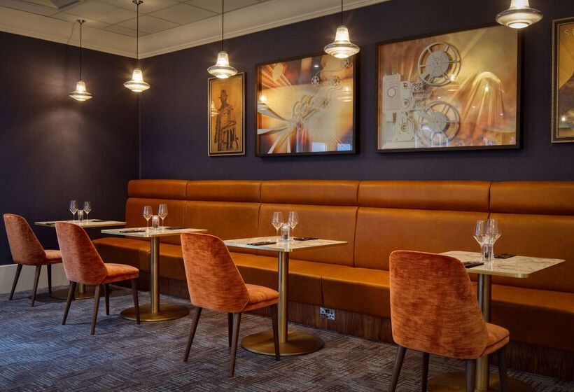 فندق Doubletree By Hilton London Elstree