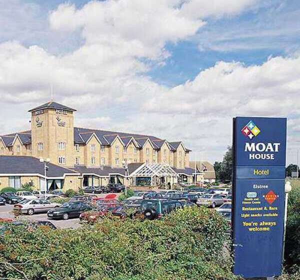 فندق Doubletree By Hilton London Elstree