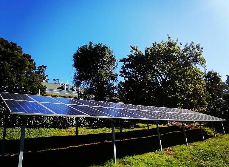 هتل Falcons View Manor