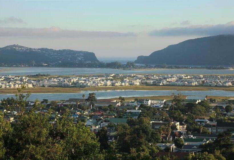 هتل Falcons View Manor