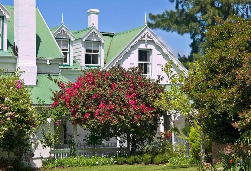 هتل Falcons View Manor