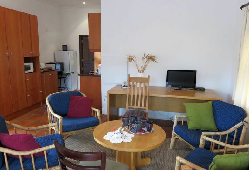 בית מלון כפרי Fynbos Villa Guest House