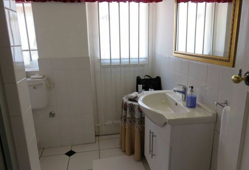 בית מלון כפרי Fynbos Villa Guest House