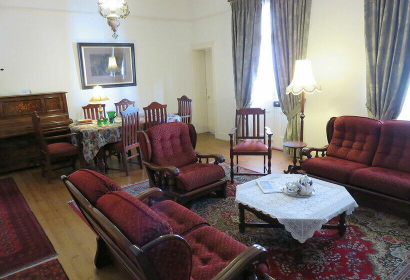 בית מלון כפרי Fynbos Villa Guest House