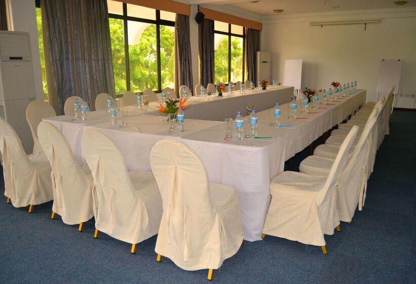 هتل Golden Tulip Dar Es Salaam