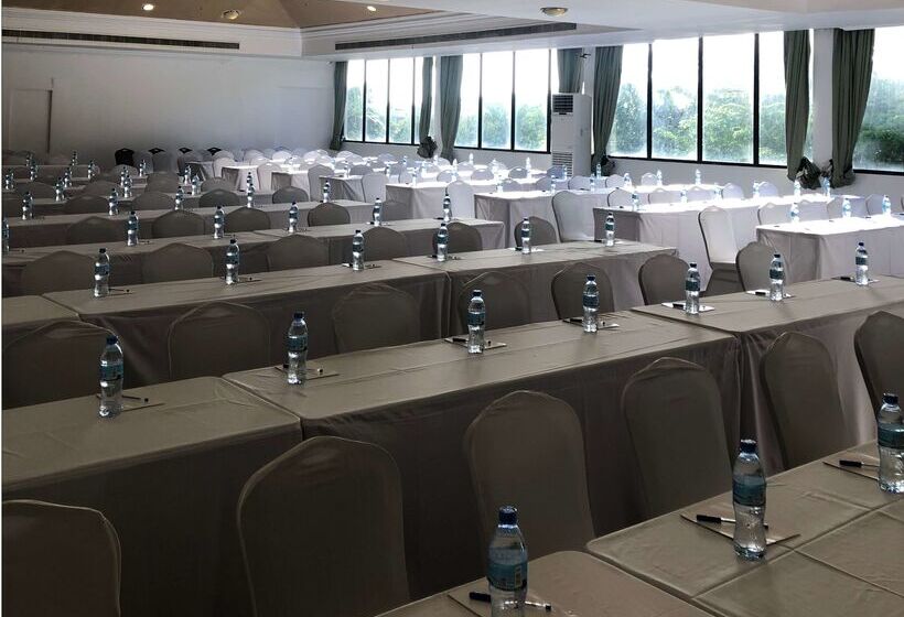 هتل Golden Tulip Dar Es Salaam