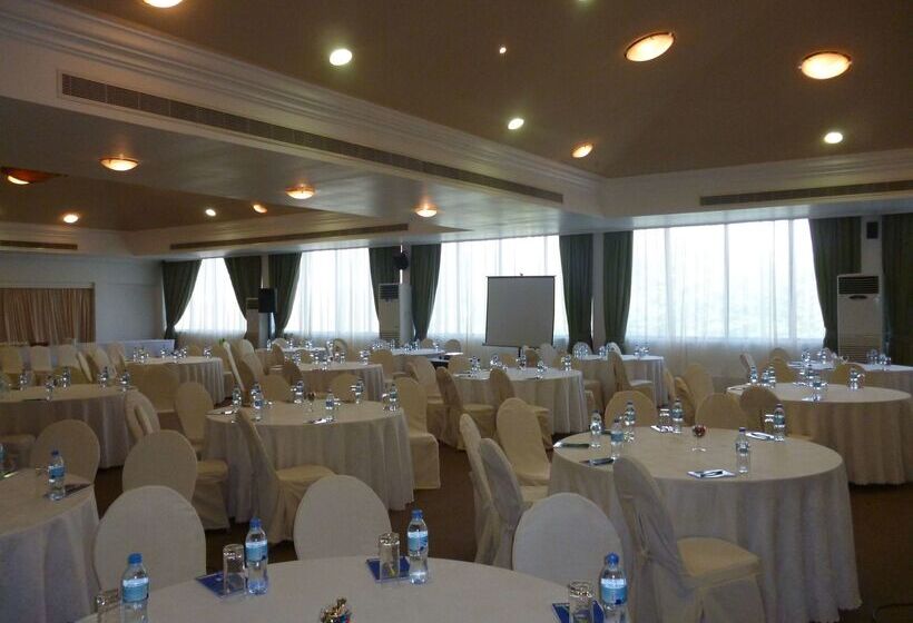 هتل Golden Tulip Dar Es Salaam