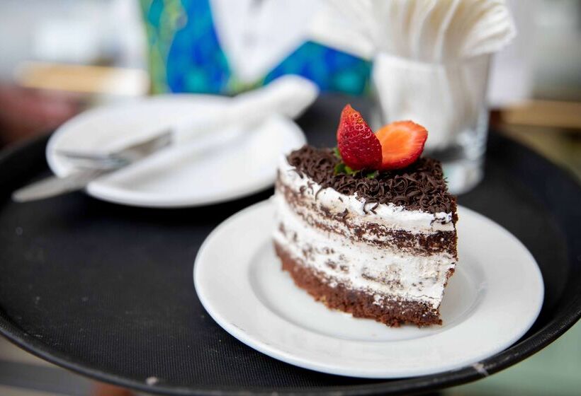 هتل Golden Tulip Dar Es Salaam