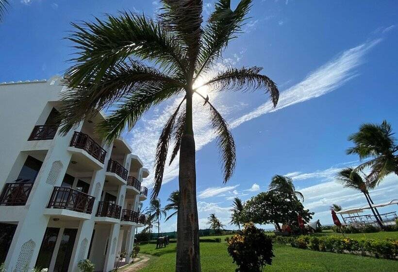 هتل Golden Tulip Dar Es Salaam