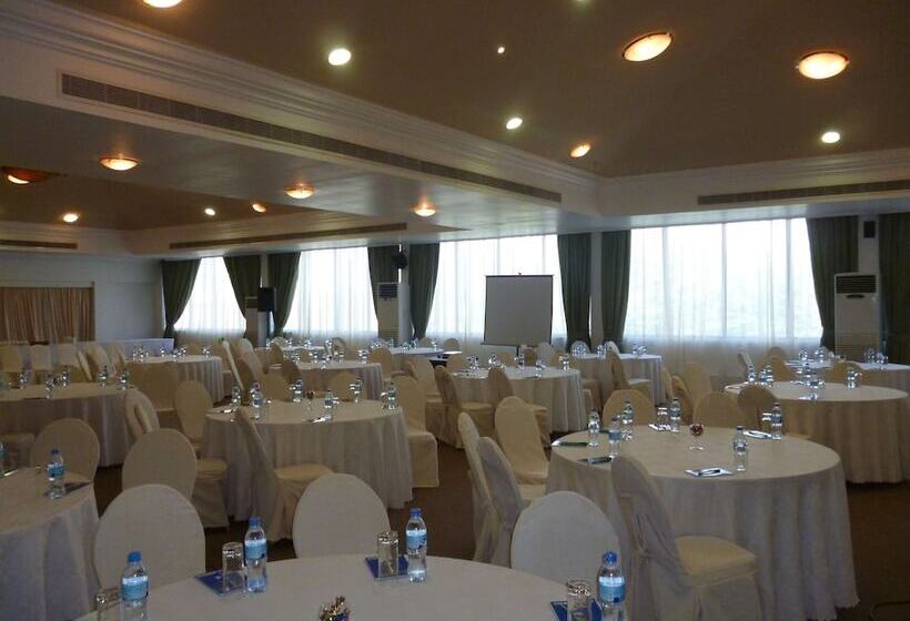 هتل Golden Tulip Dar Es Salaam