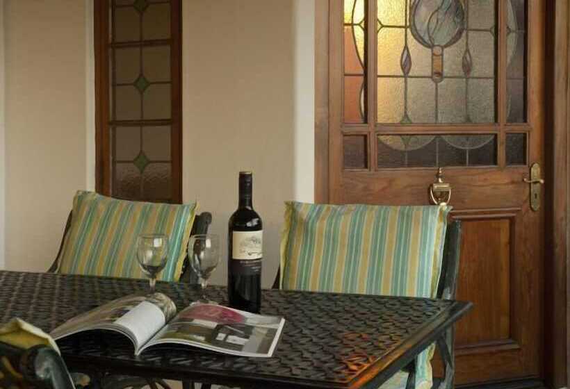 בית מלון כפרי Hide Away Guest House