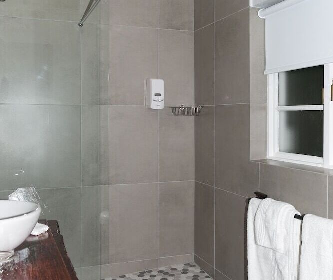 בית מלון כפרי Hide Away Guest House