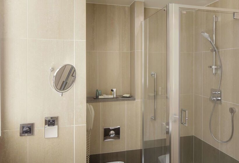 בית מלון כפרי Hilton London Tower Bridge